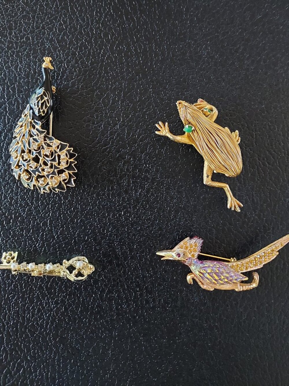 Brooches Vintage Gold Tone Rhinestone Pins 4 Jewelry